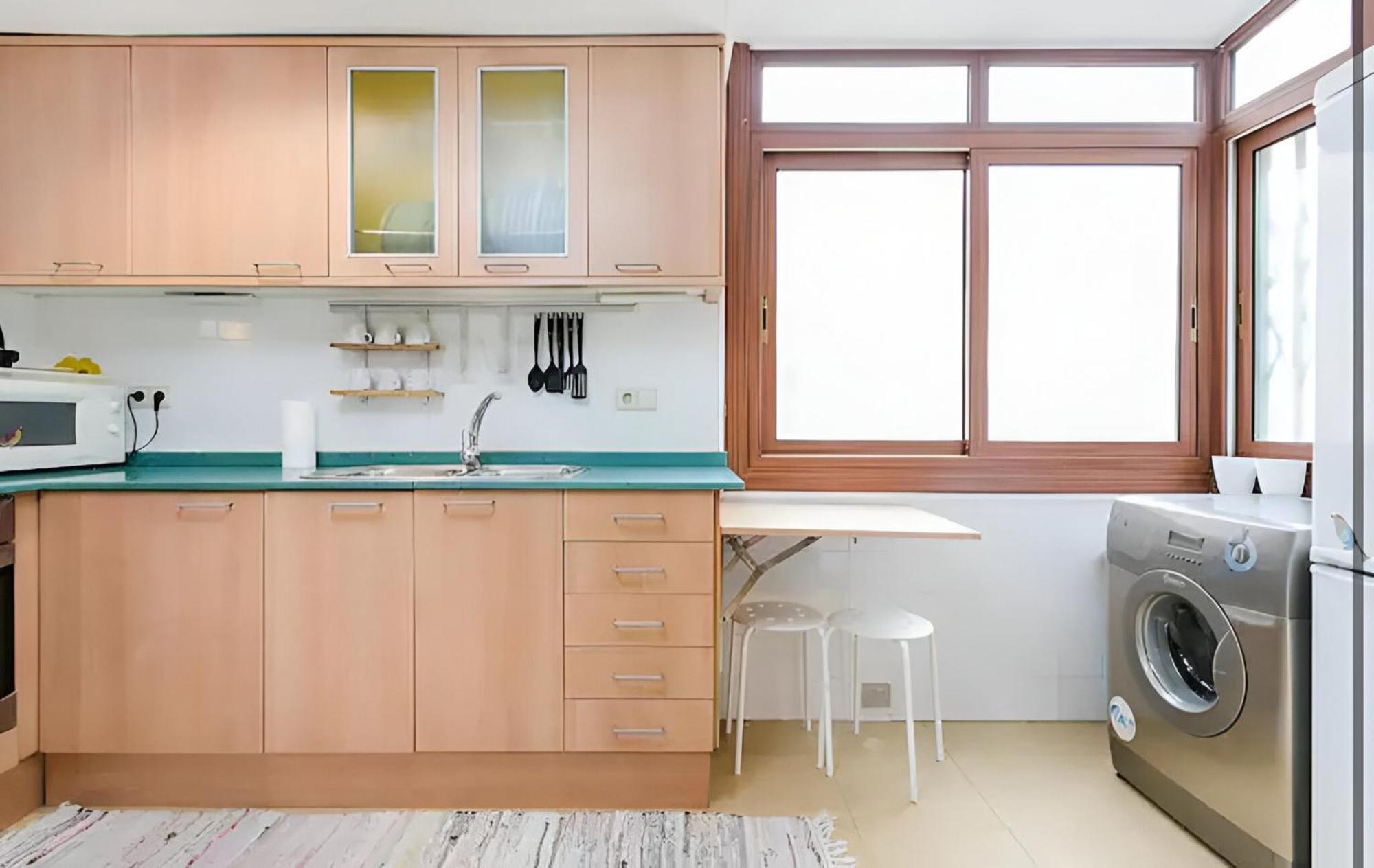 Acogedor Piso En Barcelona Apartment Luaran gambar