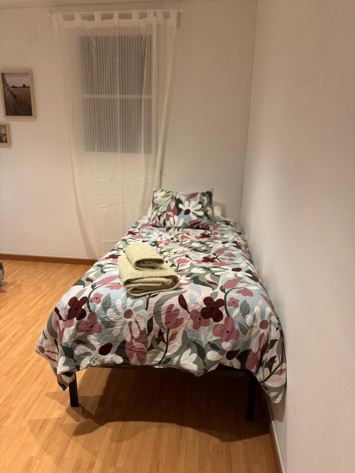 Acogedor Piso En Barcelona Apartment Luaran gambar
