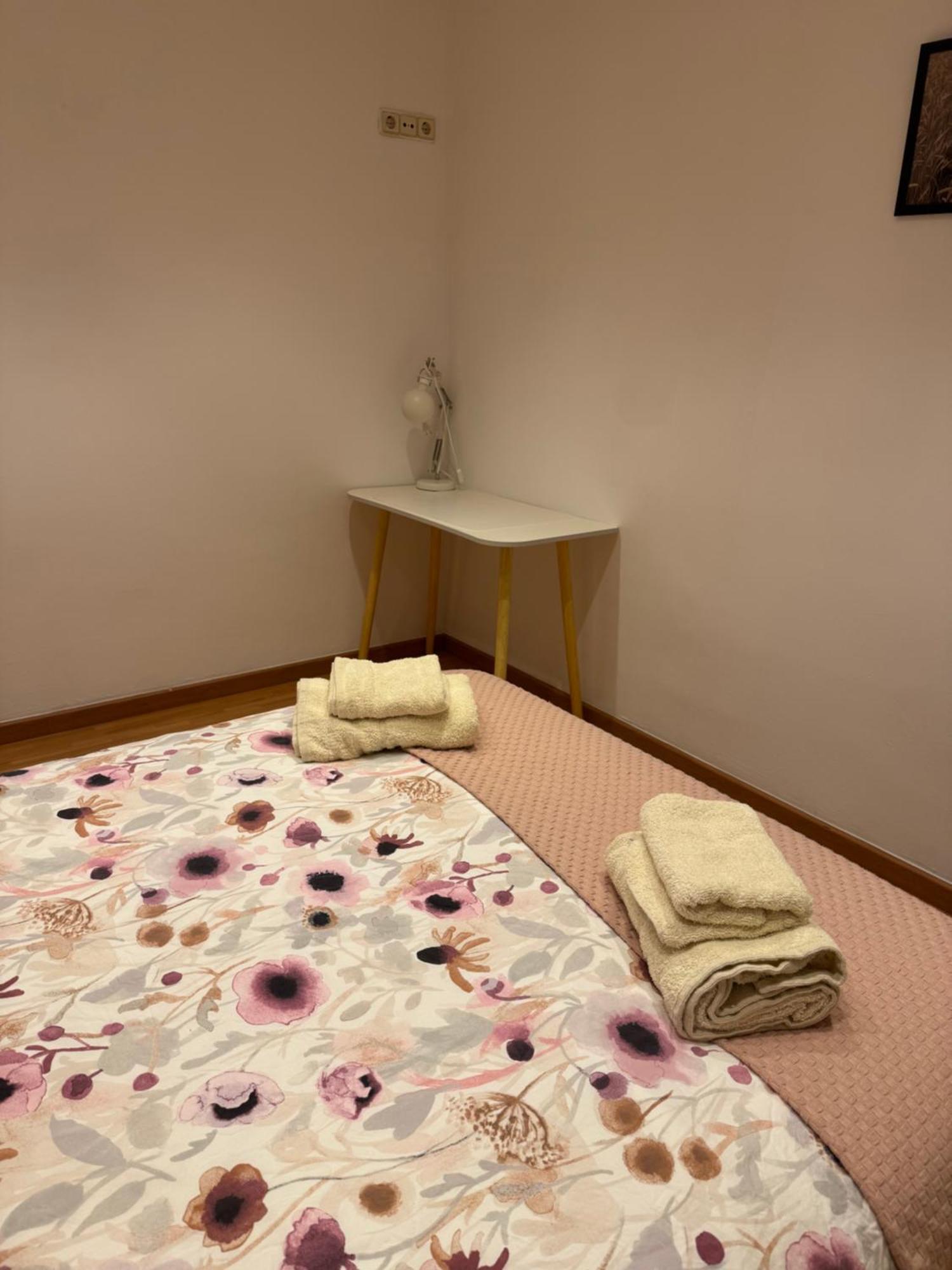 Acogedor Piso En Barcelona Apartment Luaran gambar
