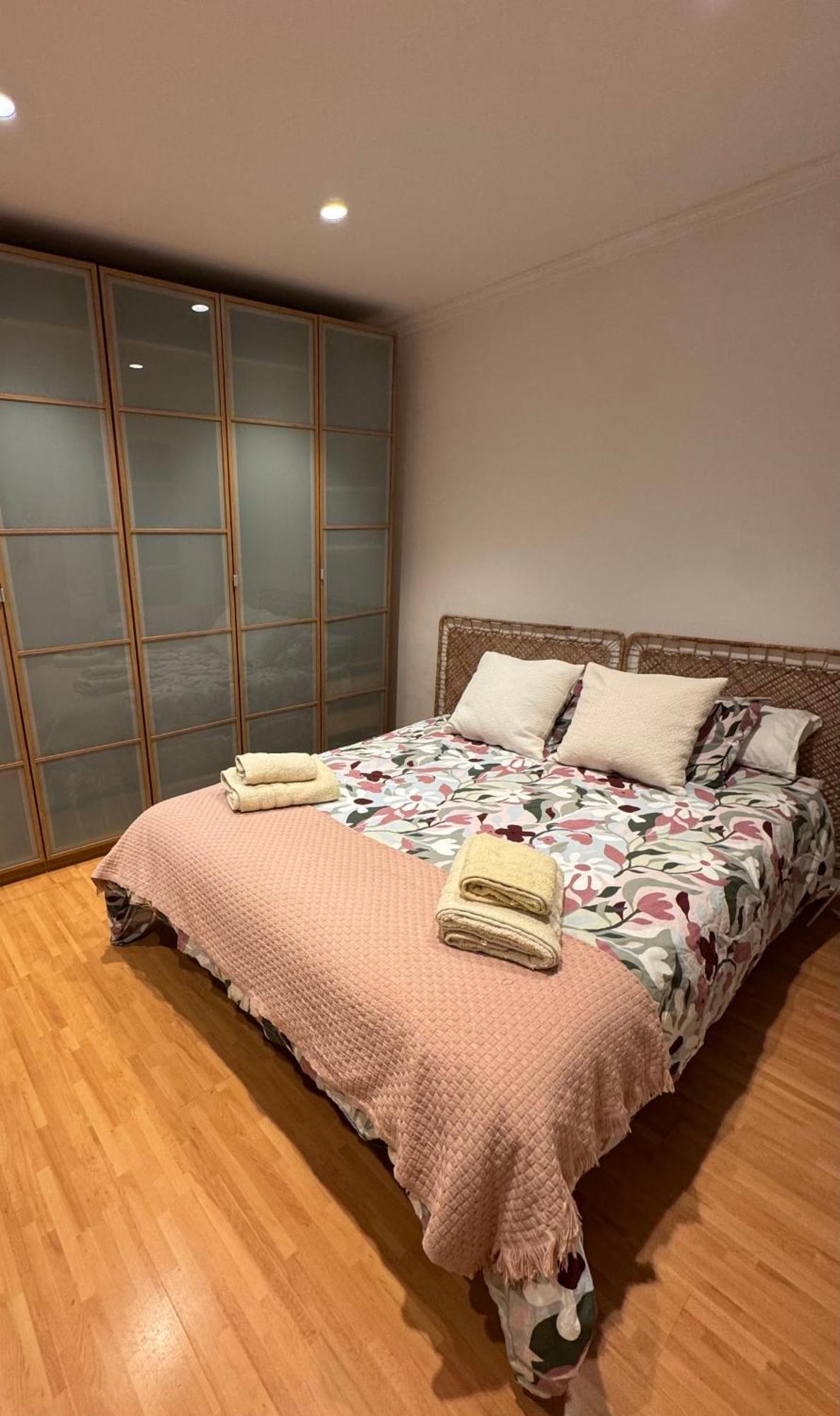 Acogedor Piso En Barcelona Apartment Luaran gambar